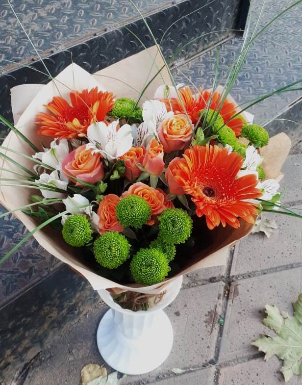 Букет цветов из: Герберы, Хризантемы, Альстромерии и Розы в Совхозный