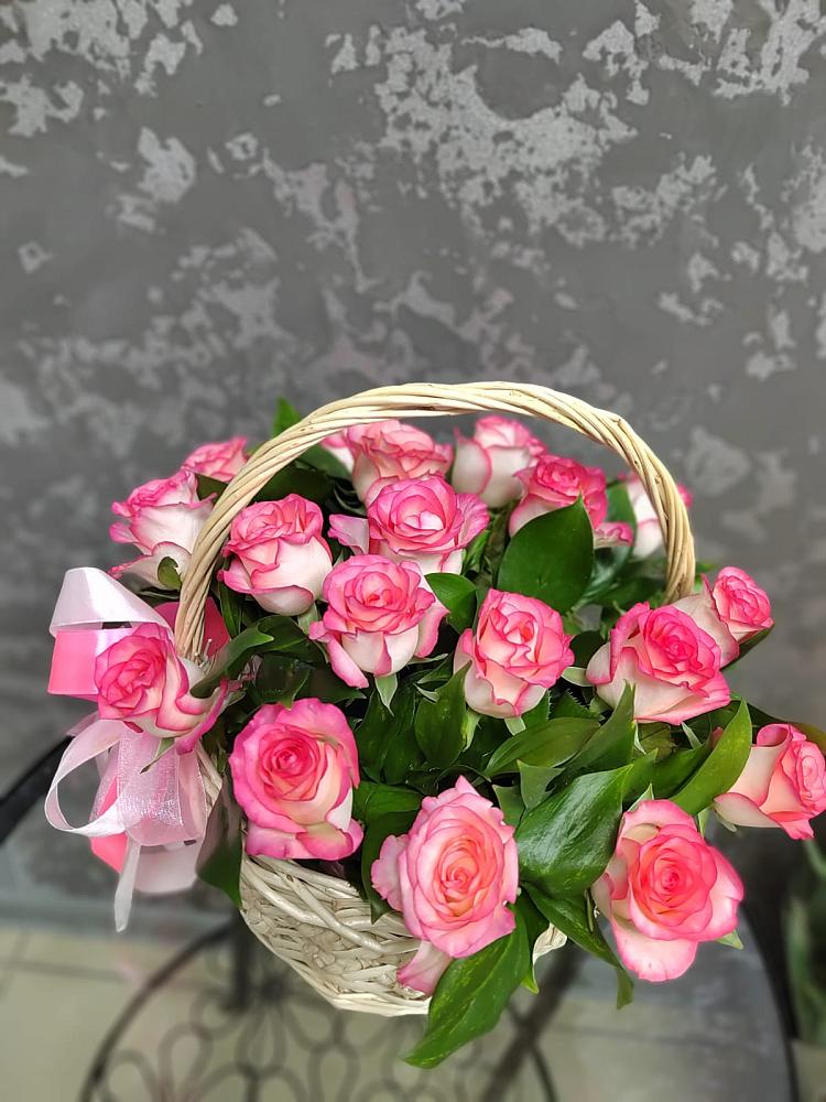 Цветочная композиция из Розы в корзине в Совхозный