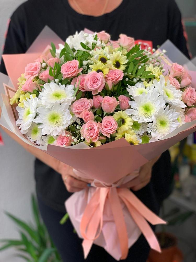 Букет цветов из: Розы и Хризантемы в Совхозный