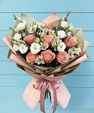 Букет цветов из:  Розы, Альстромерии и Лизиантусы в Совхозный