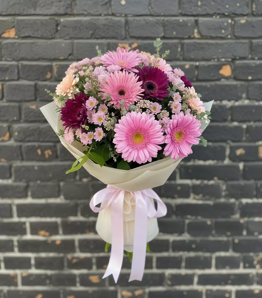 Букет цветов из: Герберы и Хризантемы в Совхозный