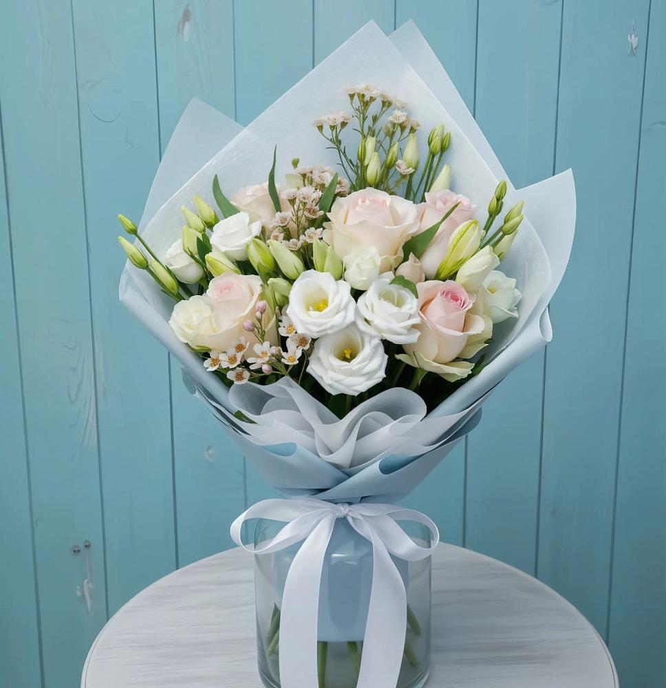 Букет цветов из: Розы и Лизиантусы в Совхозный