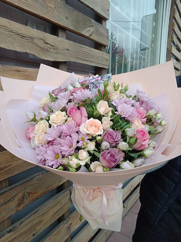 Букет цветов из: Розы и Хризантемы в Совхозный