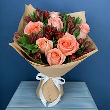 Букет цветов из:  Розы и Альстромерии в Совхозный