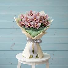 Букет цветов из:  Орхидеи и Розы в Совхозный