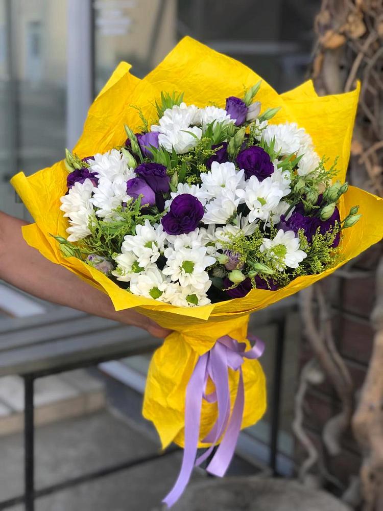 Букет цветов из: Ирисы, Хризантемы и Ромашки в Совхозный