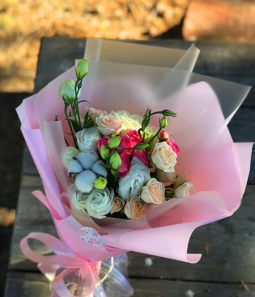 Букет цветов из: Розы и Лизиантусы в Совхозный