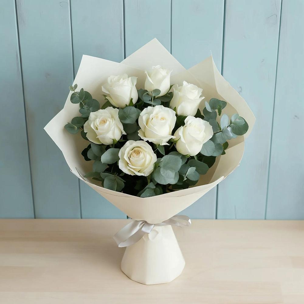 Букет Белые розы в Эвкалипте в Совхозный