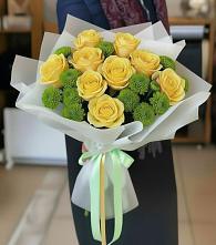 Букет цветов из:  Хризантемы и Розы в Совхозный