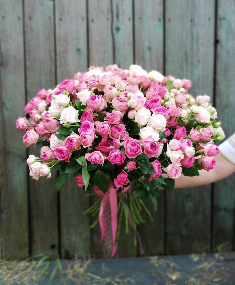 Букет Розовые кустовые розы Натали и Лав Лидия в Совхозный