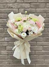Букет цветов из:  Гвоздики, Розы, Лизиантусы и Хризантемы в Совхозный