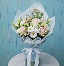 Букет цветов из:  Розы и Лизиантусы в Совхозный
