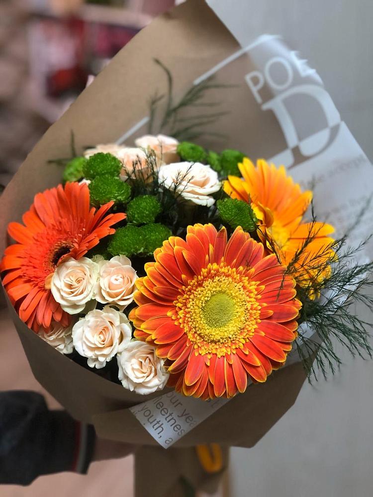 Букет цветов из: Герберы, Хризантемы и Розы в Совхозный