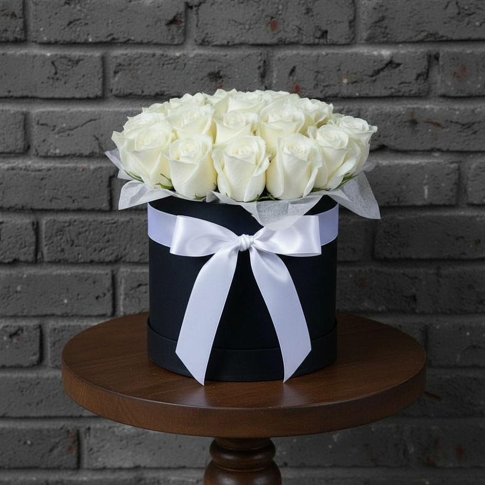 Цветочная композиция из Розы в шляпной коробке в Совхозный