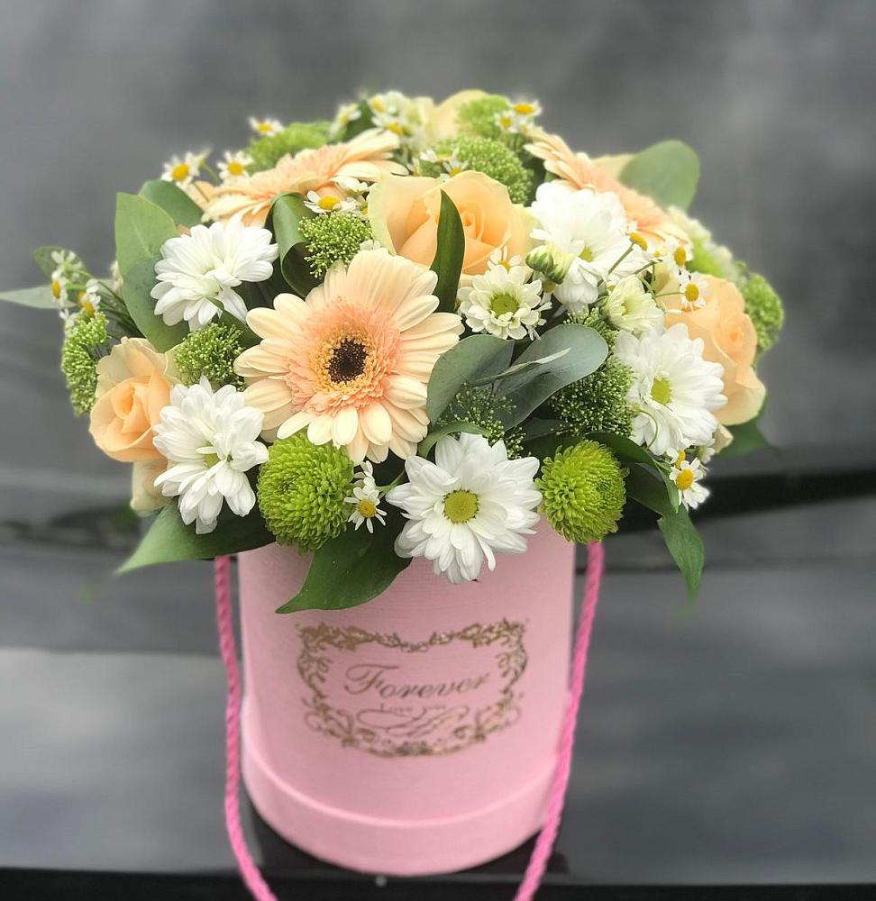 Цветочная композиция из Розы, Герберы и Хризантемы в шляпной коробке в Совхозный