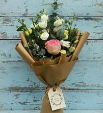 Букет цветов из:  Розы и Лизиантусы в Совхозный